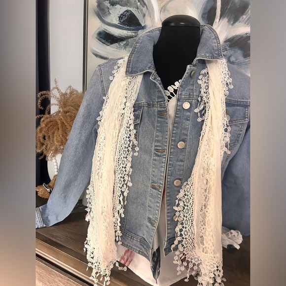 Beautiful scarf , from Burano, Italy - Picture 2 of 7